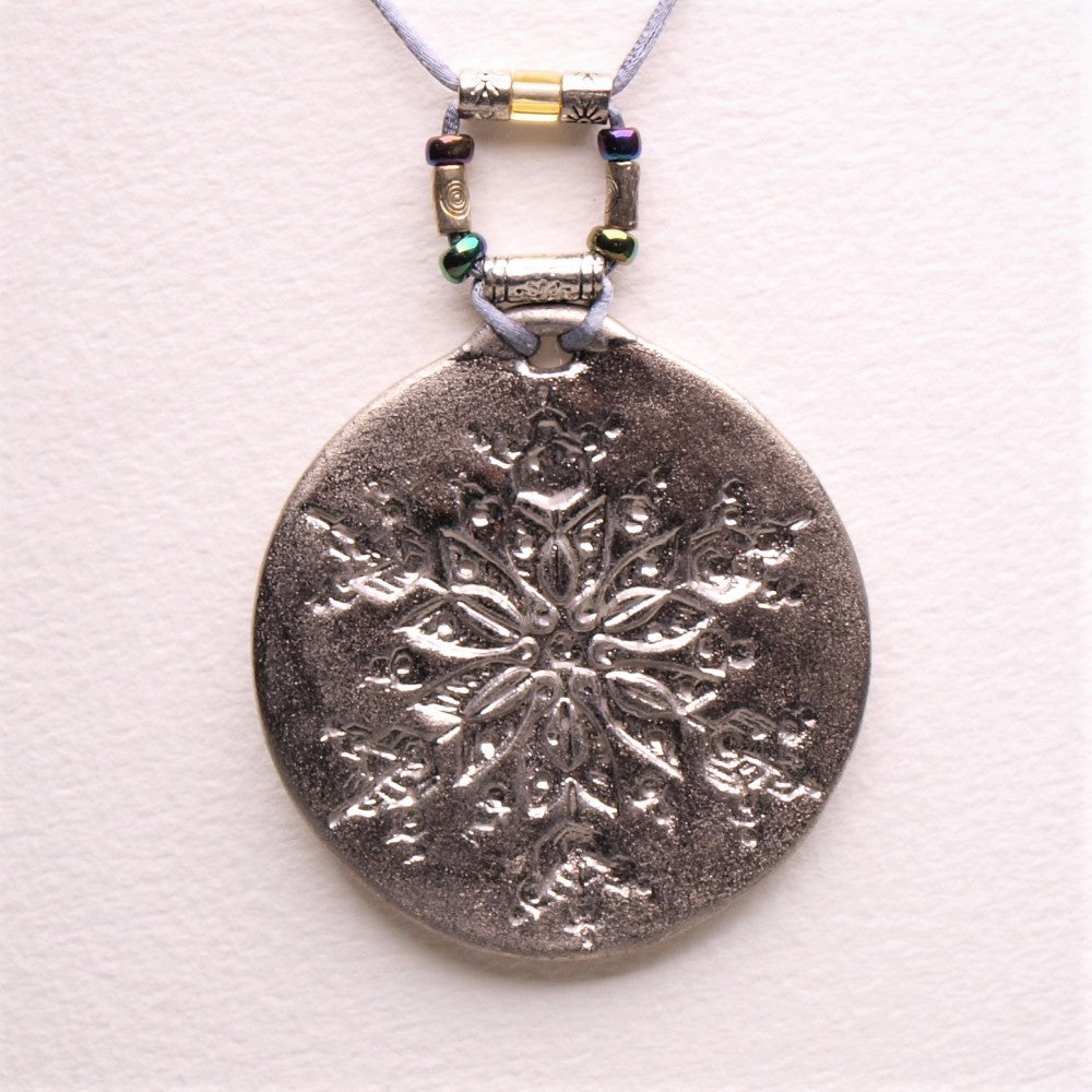 Elegant Snowflake Pendant Necklaces with 24k Platinum Luster - Winter Charm and Chic