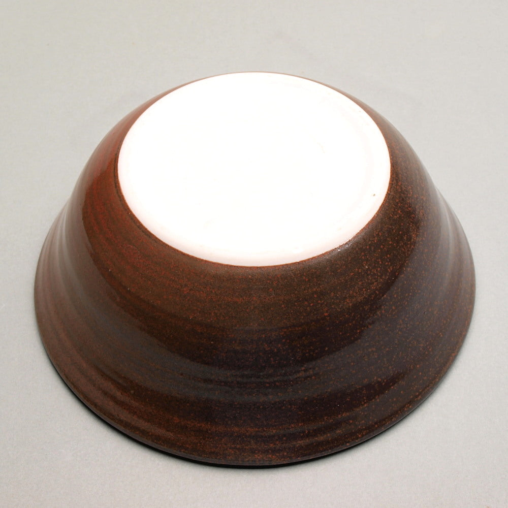 Elegant Porcelain Bowl with Whirlwind Motif – Handcrafted Artistry