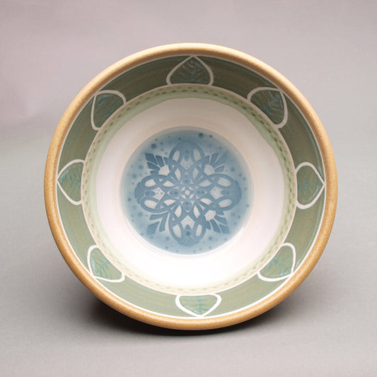 Elegant Porcelain Bowl with a celtic inspired clover imprint – Handcrafted Artistry